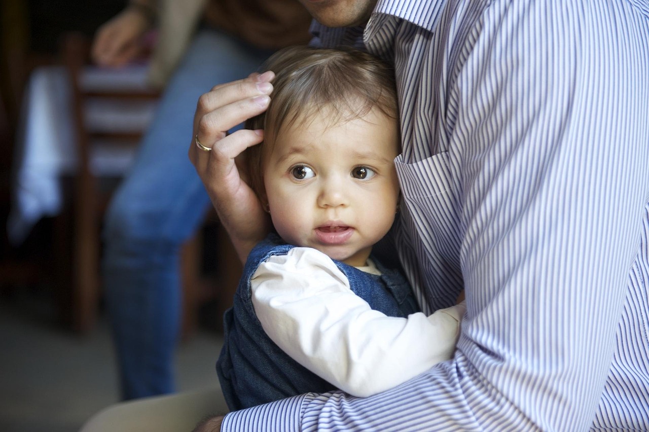 子どもが花粉症で鼻づまりの時に抱っこ紐で外出する際の注意点は？