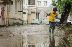 花粉症の子どもが帰宅後すぐに洗顔する理由は何？